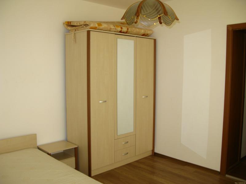 Снимка 4 на тристаен апартамент в Пловдив - Кършияка в категория недвижими имоти дава под наем - 90 м2 на цена  350 EUR 