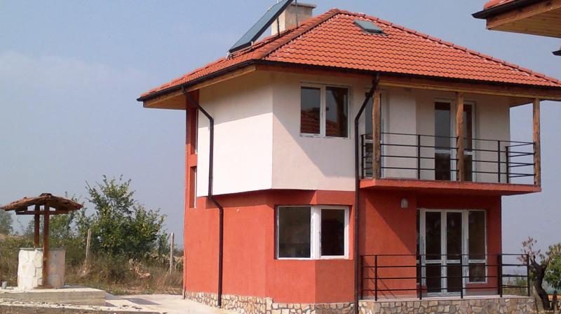 къща в Пазарджик област - с.Паталеница - категория продава - 1500 м2 на цена договаряне