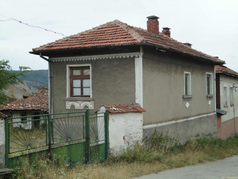 Снимка 1 на къща в София област -  в категория недвижими имоти продава - 100 м2 на цена  32000 EUR 