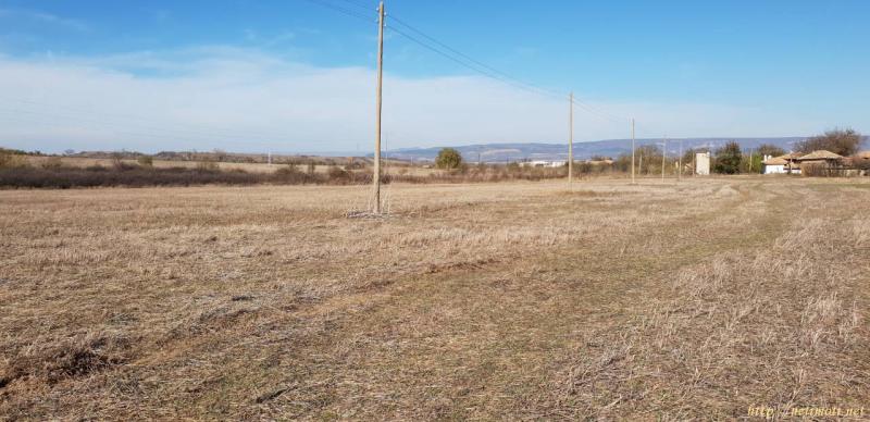 Снимка 1 на земеделска земя в Шумен област - гр.Велики Преслав в категория недвижими имоти продава - 8000 м2 на цена  3835 EUR 
