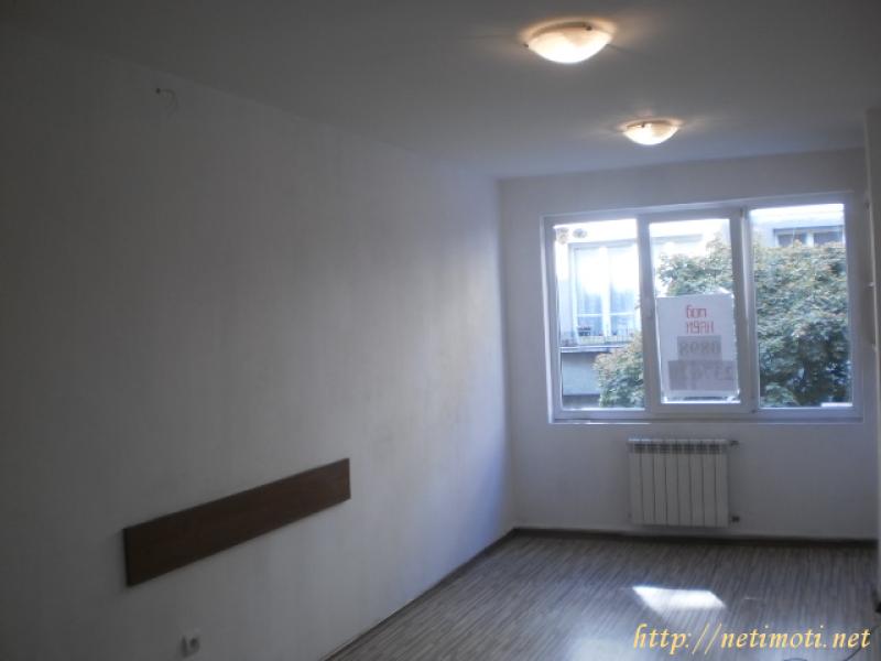 Снимка 2 на офис в София - Център в категория недвижими имоти дава под наем - 24 м2 на цена  230 EUR 