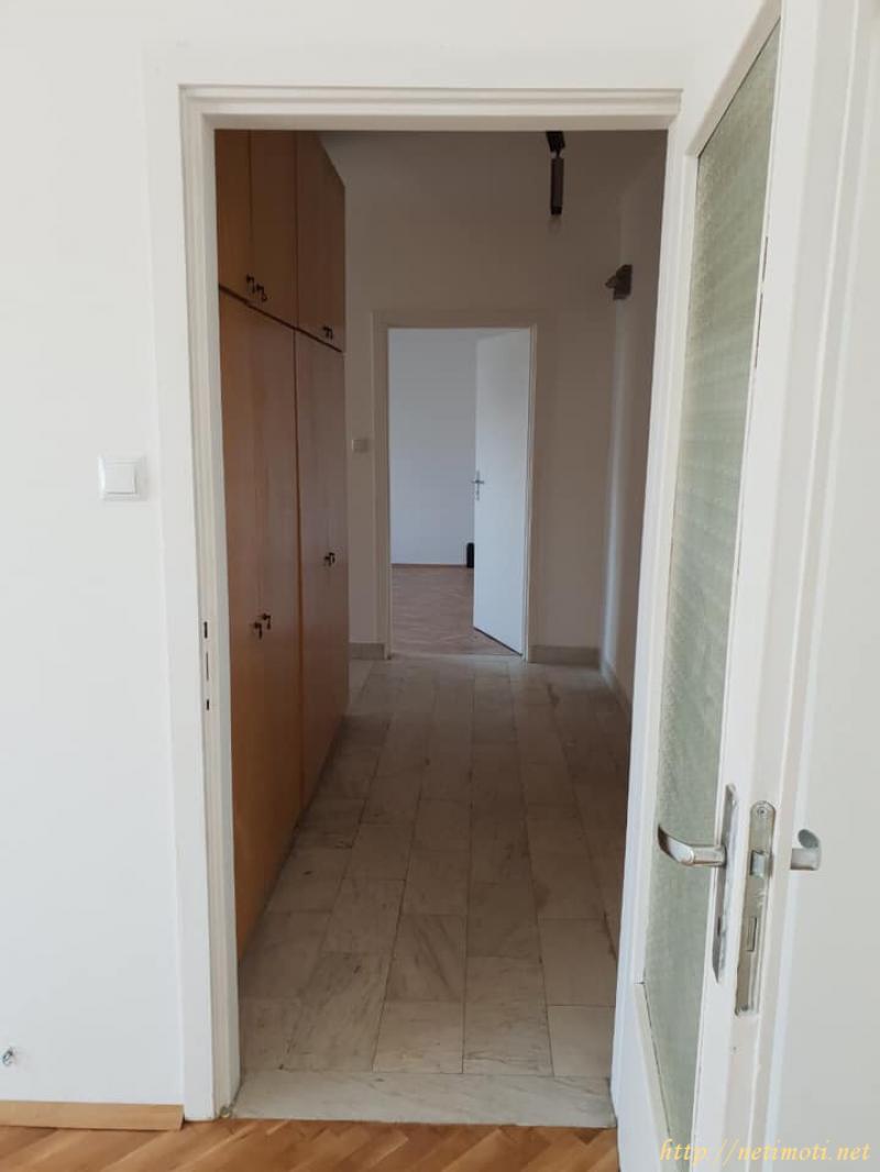 Снимка 3 на двустаен апартамент в София - Люлин 9 в категория недвижими имоти дава под наем - 66 м2 на цена  260 EUR 