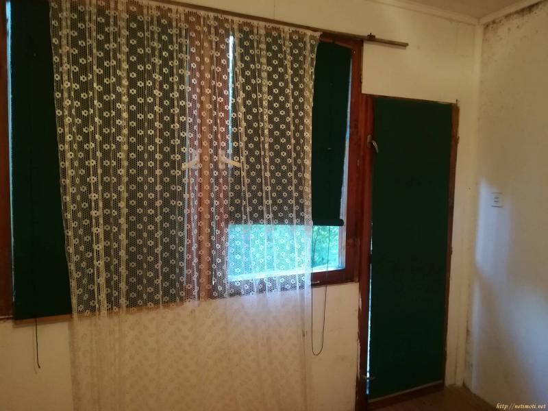 Снимка 7 на къща в Пловдив - Въстанически в категория недвижими имоти продава - 300 м2 на цена  101000 EUR 