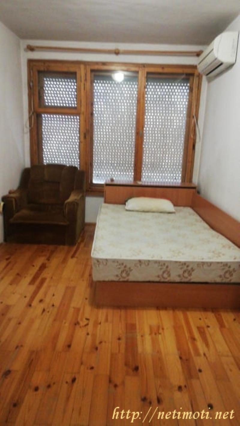 Снимка 1 на тристаен апартамент в Пловдив - Център в категория недвижими имоти дава под наем - 72 м2 на цена  204 EUR 