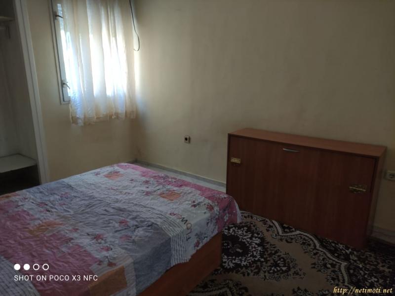 Снимка 1 на тристаен апартамент в Пловдив - Център в категория недвижими имоти дава под наем - 82 м2 на цена  400 EUR 