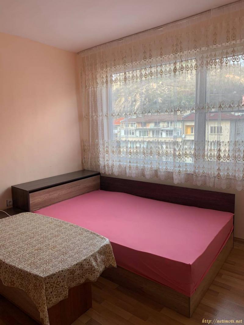 Снимка 2 на едностаен апартамент в Пловдив - Широк Център в категория недвижими имоти дава под наем - 40 м2 на цена  179 EUR 