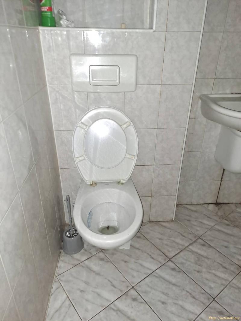 Снимка 2 на магазин в Пловдив - Център в категория недвижими имоти дава под наем - 80 м2 на цена  350 EUR 