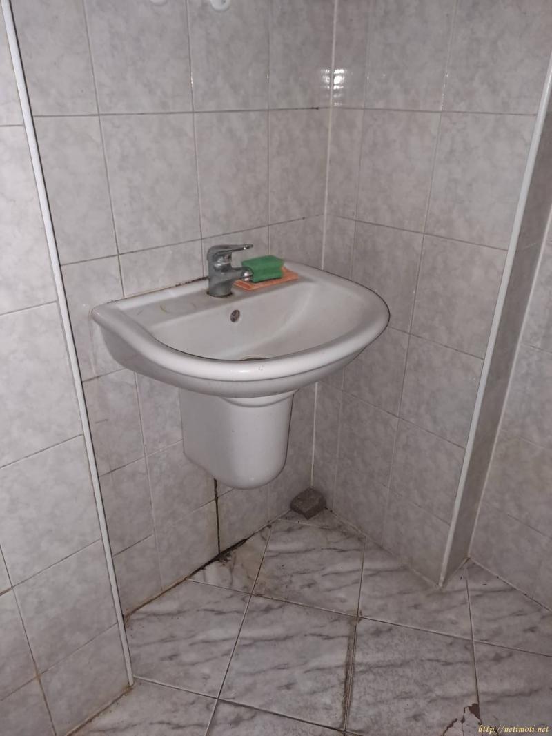Снимка 3 на магазин в Пловдив - Център в категория недвижими имоти дава под наем - 80 м2 на цена  350 EUR 