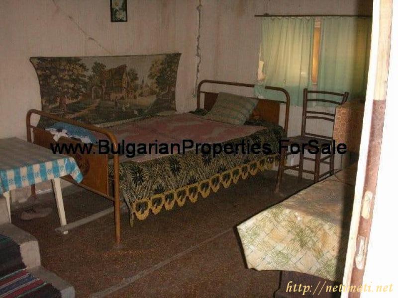 Снимка 2 на къща в Търговище област - с.Ковачевец в категория недвижими имоти продава - 1700 м2 на цена  5700 EUR 