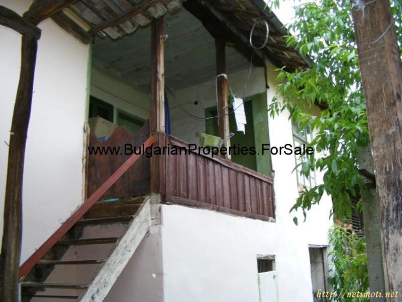 Снимка 1 на къща в Търговище област - с.Паламарца в категория недвижими имоти продава - 2000 м2 на цена  7900 EUR 