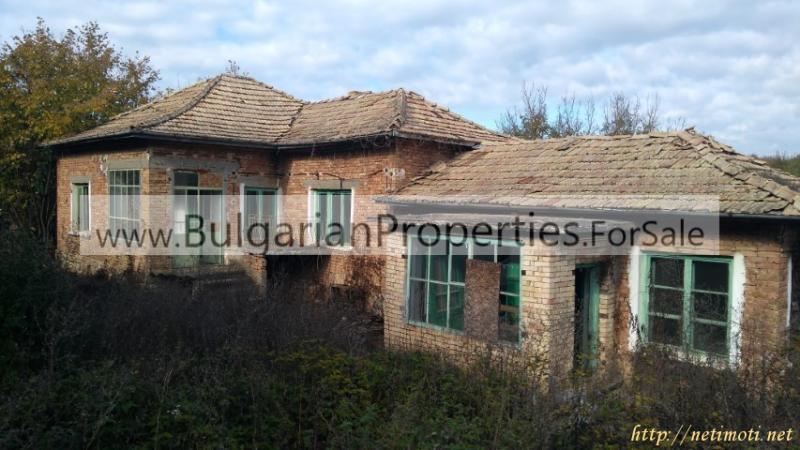 Снимка 1 на къща в Търговище област - с.Паламарца в категория недвижими имоти продава - 7000 м2 на цена  14700 EUR 