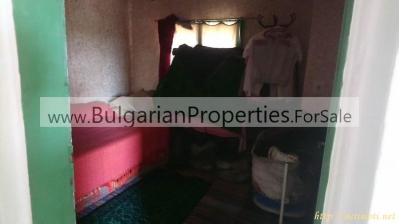 Снимка 1 на къща в Разград област - с.Церовец в категория недвижими имоти продава - 720 м2 на цена  17000 EUR 