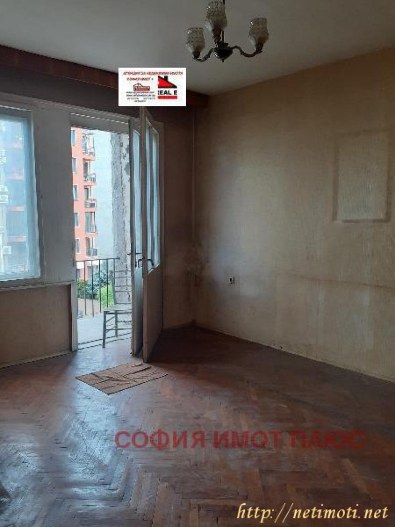 Снимка 4 на тристаен апартамент в София - Център в категория недвижими имоти продава - 106 м2 на цена  210000 EUR 
