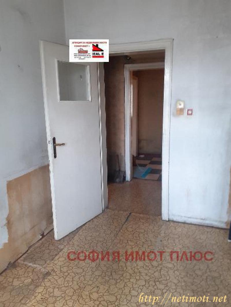 Снимка 7 на тристаен апартамент в София - Център в категория недвижими имоти продава - 106 м2 на цена  210000 EUR 