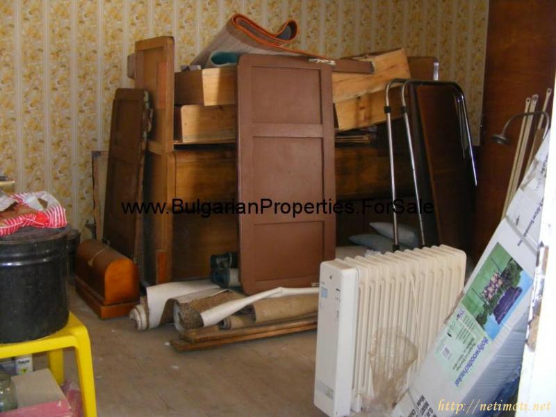 Снимка 3 на къща в Търговище област - с.Берковски в категория недвижими имоти продава - 2255 м2 на цена  7000 EUR 