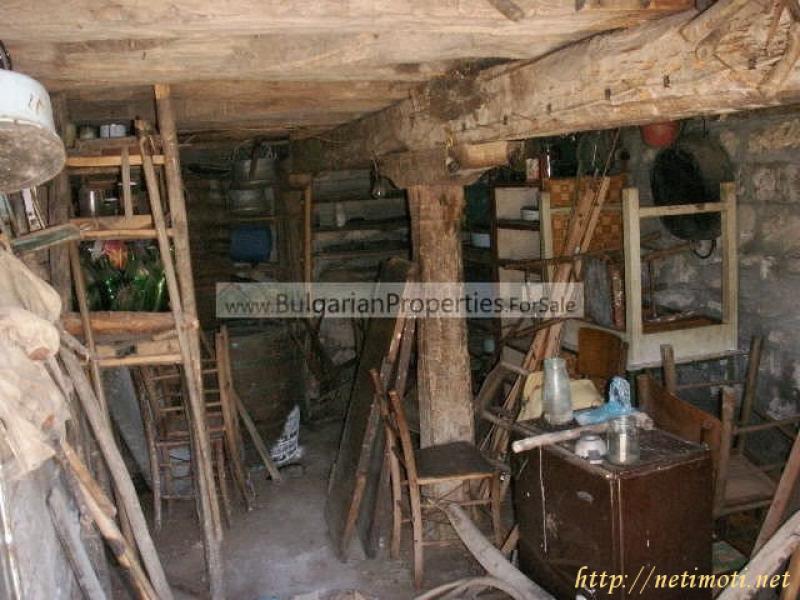 Снимка 5 на къща в Търговище област - с.Горско Абланово в категория недвижими имоти продава - 1200 м2 на цена  6000 EUR 