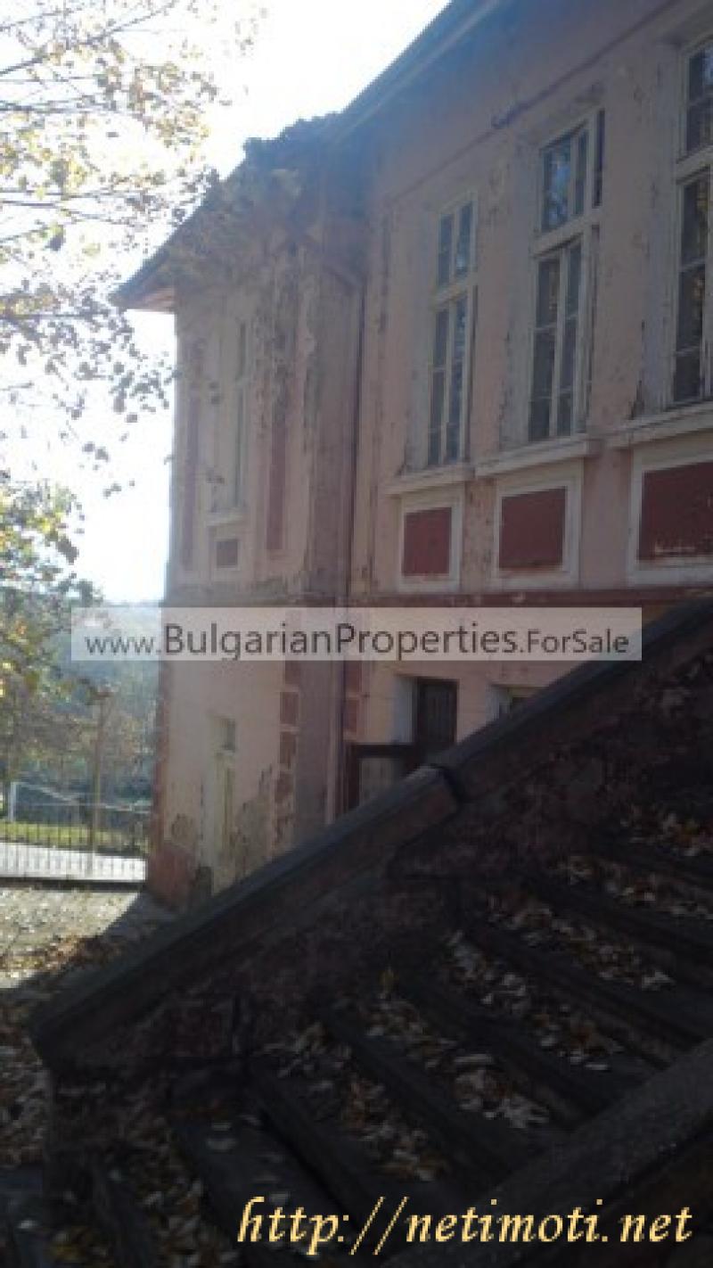 Снимка 3 на сграда в Търговище област - с.Долец в категория недвижими имоти продава - 7500 м2 на цена  51300 EUR 