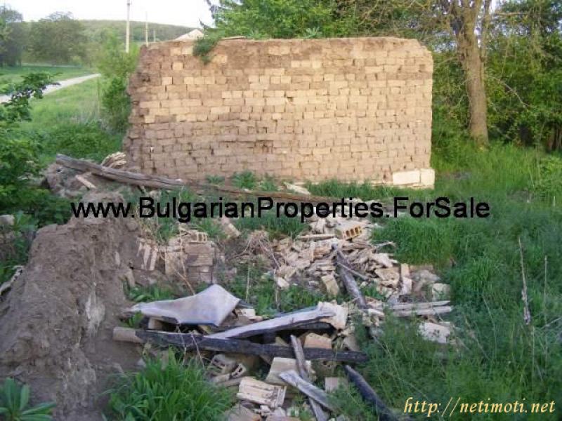 Снимка 1 на парцел в Търговище област - с.Ломци в категория недвижими имоти продава - 1500 м2 на цена  2700 EUR 
