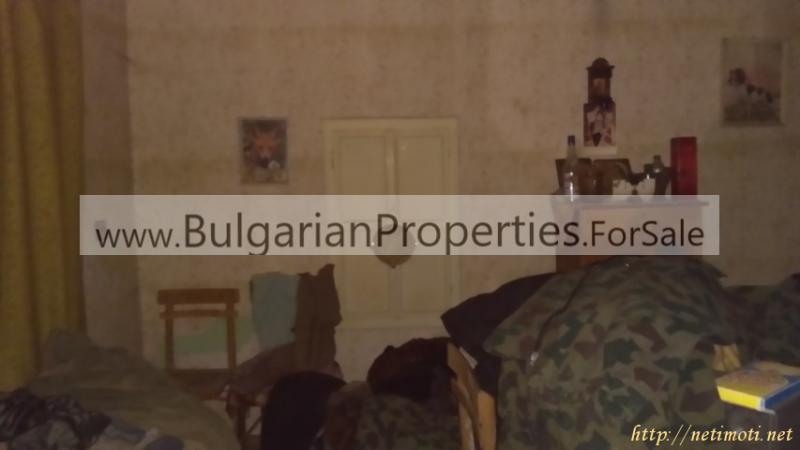 Снимка 3 на къща в Търговище област - с.Паламарца в категория недвижими имоти продава - 1800 м2 на цена  7700 EUR 