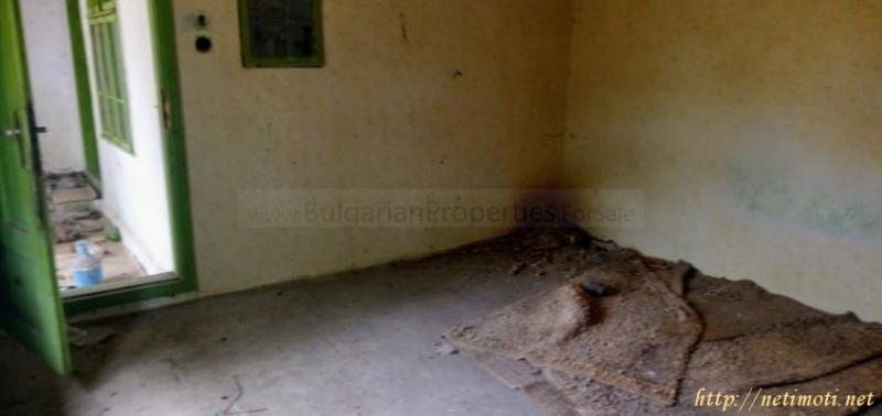 Снимка 4 на къща в Търговище област - с.Помощица в категория недвижими имоти продава - 2000 м2 на цена  5200 EUR 
