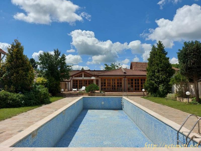 Снимка 1 на къща в Враца област - гр.Бяла Слатина в категория недвижими имоти продава - 620 м2 на цена  250000 EUR 