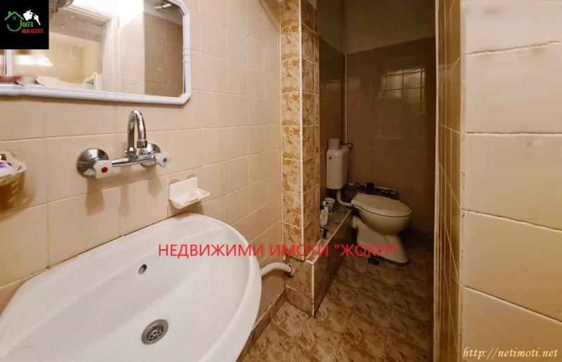 Снимка 5 на тристаен апартамент в Велико Търново - Център в категория недвижими имоти продава - 65 м2 на цена  92700 EUR 