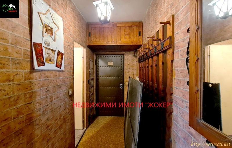 тристаен апартамент в Велико Търново област - гр.Горна Оряховица - категория продава - 60 м2 на цена 35 800,00 EUR