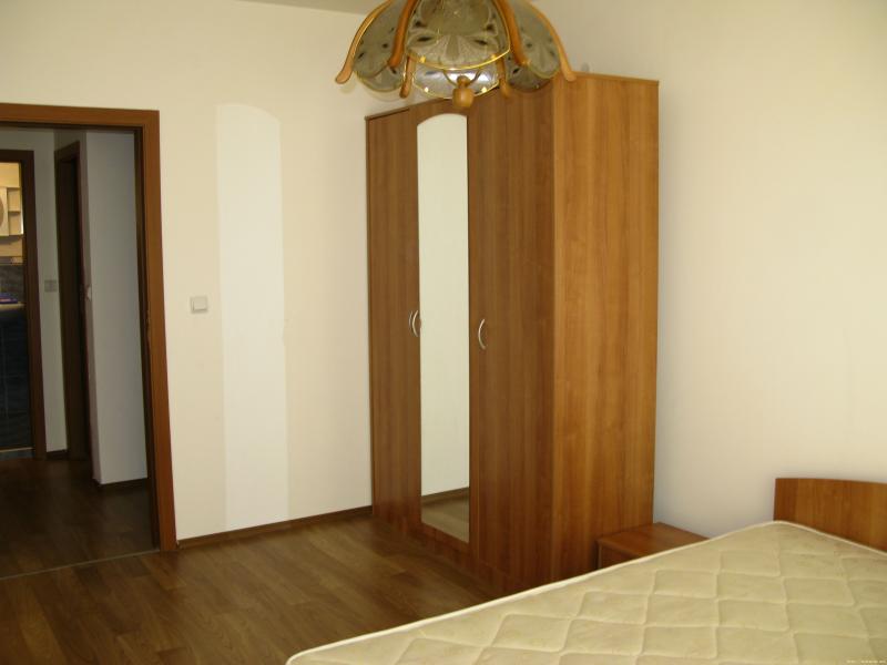 Снимка 2 на тристаен апартамент в Пловдив - Кършияка в категория недвижими имоти дава под наем - 103 м2 на цена  350 EUR 