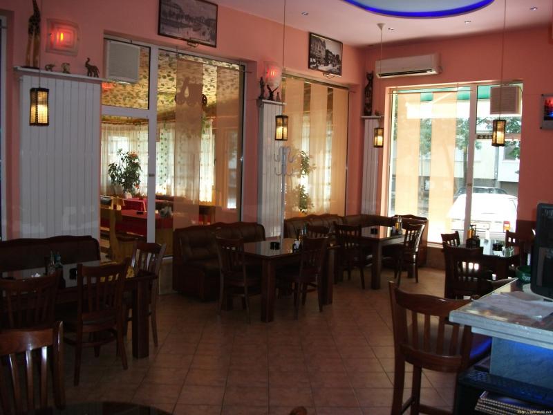 Оферта за недвижим имот с номер 20137: заведение в София - Надежда 2 в категория дава под наем - 190 м2 на цена 650 EUR - снимка номер 1 Снимка 1 на заведение в София - Надежда 2 в категория недвижими имоти дава под наем - 190 м2 на цена 650 EUR