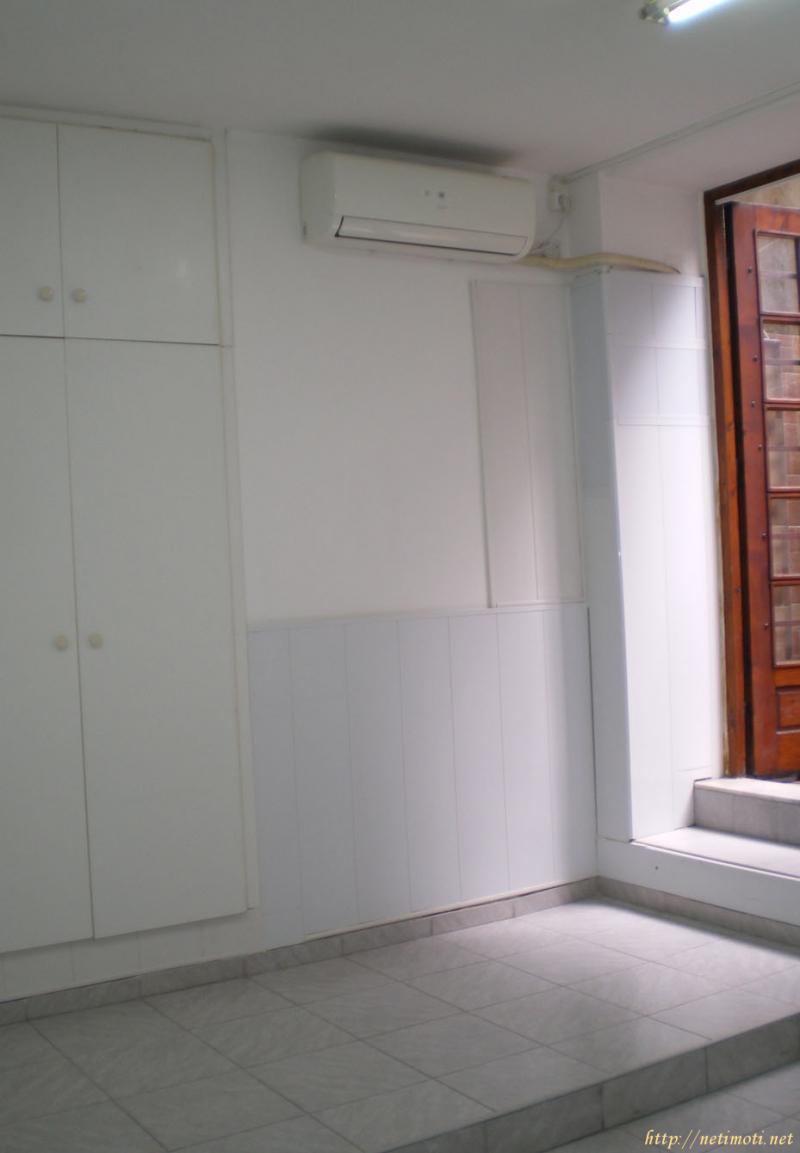 Снимка 1 на помещение в Пловдив - Център в категория недвижими имоти дава под наем - 30 м2 на цена  102 EUR 