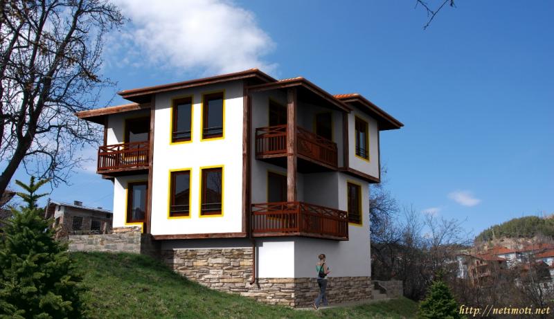 Снимка 6 на къща в Смолян област - с.Момчиловци в категория недвижими имоти продава - 184 м2 на цена  120000 EUR 