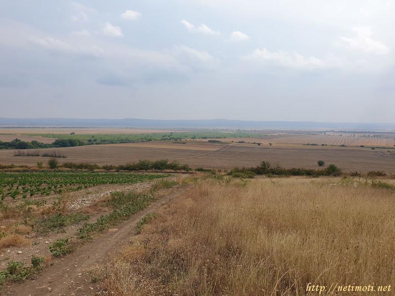 Снимка 3 на земеделска земя в Бургас област - с.Вълчин в категория недвижими имоти продава - 30000 м2 на цена  23008 EUR 