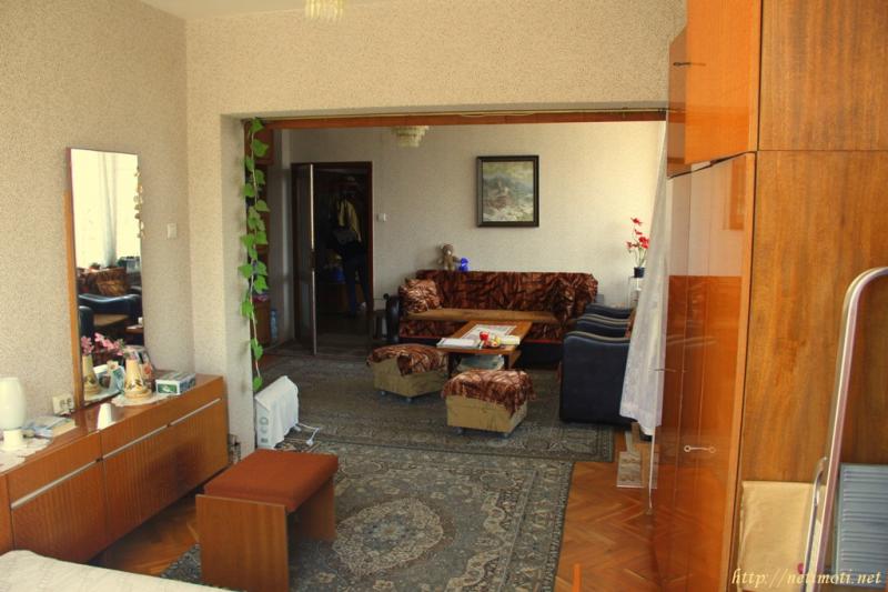 Снимка 1 на тристаен апартамент в София - Хиподрума в категория недвижими имоти продава - 75 м2 на цена  130000 EUR 