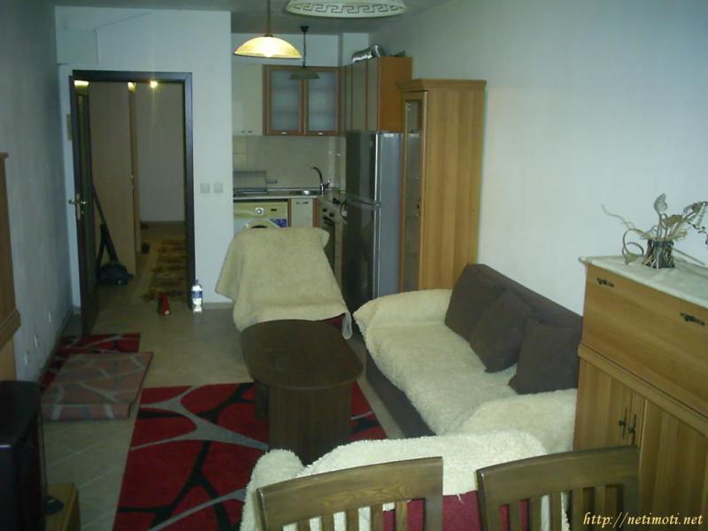 Снимка 1 на тристаен апартамент в София - Красно Село в категория недвижими имоти дава под наем - 77 м2 на цена  409 EUR 
