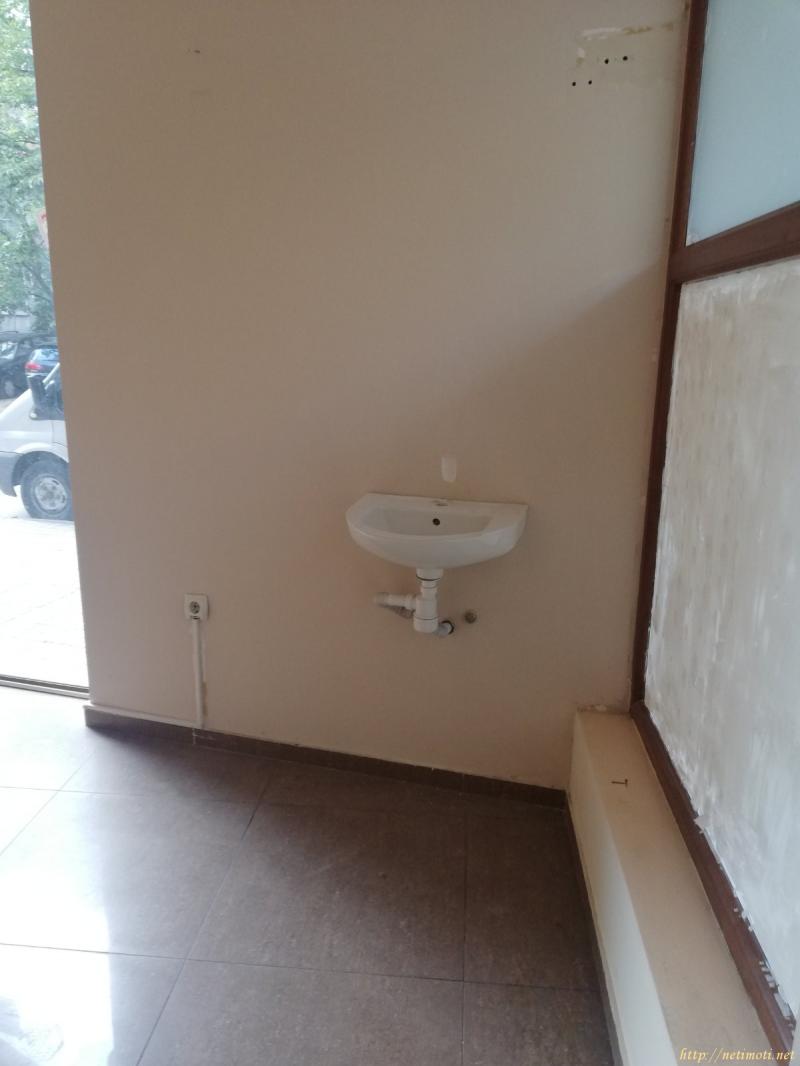 Оферта за недвижим имот с номер 19289: магазин в Пловдив - Въстанически в категория дава под наем - 40 м2 на цена 150 EUR - снимка номер 5 Снимка 5 на магазин в Пловдив - Въстанически в категория недвижими имоти дава под наем - 40 м2 на цена 150 EUR