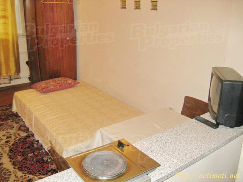 Снимка 1 на едностаен апартамент в София - Център в категория недвижими имоти дава под наем - 32 м2 на цена  235 EUR 