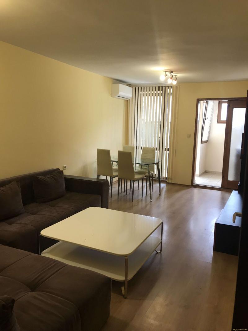 Снимка 1 на двустаен апартамент в Варна - Център в категория недвижими имоти дава под наем - 55 м2 на цена  225 EUR 