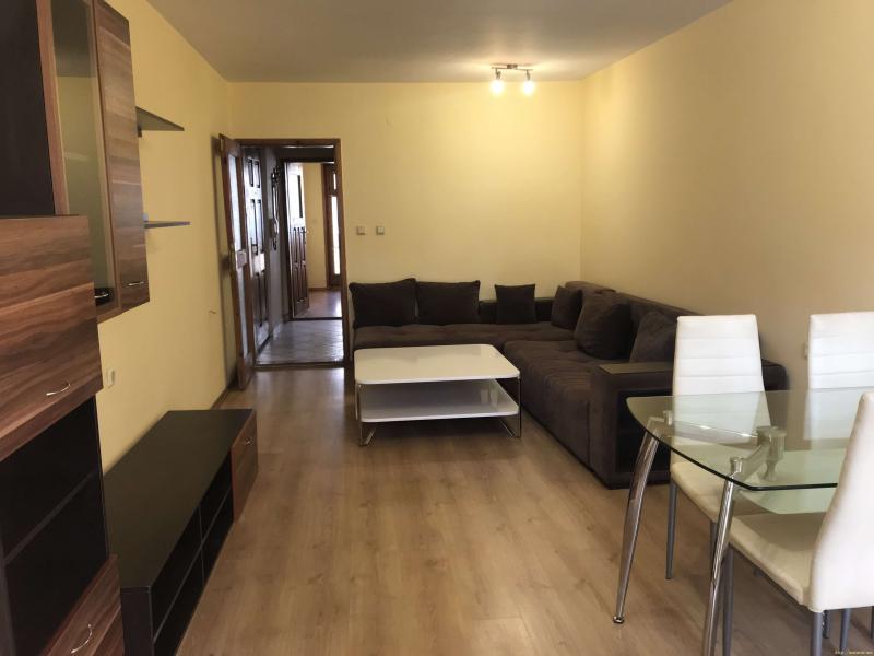 Снимка 2 на двустаен апартамент в Варна - Център в категория недвижими имоти дава под наем - 55 м2 на цена  225 EUR 