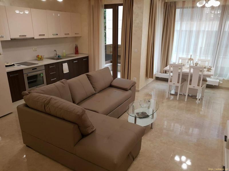 снимка на тристаен апартамент в София Изток