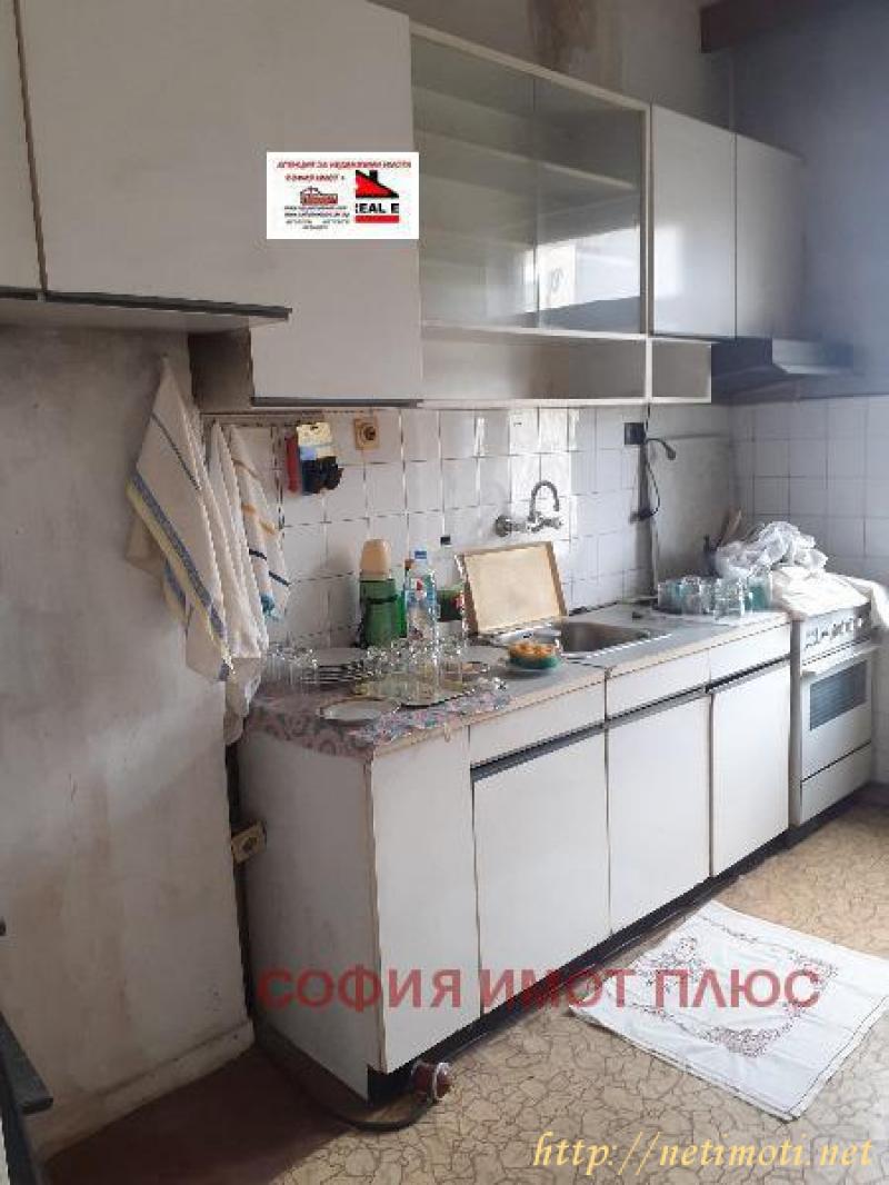 Снимка 2 на тристаен апартамент в София - Център в категория недвижими имоти продава - 106 м2 на цена  210000 EUR 