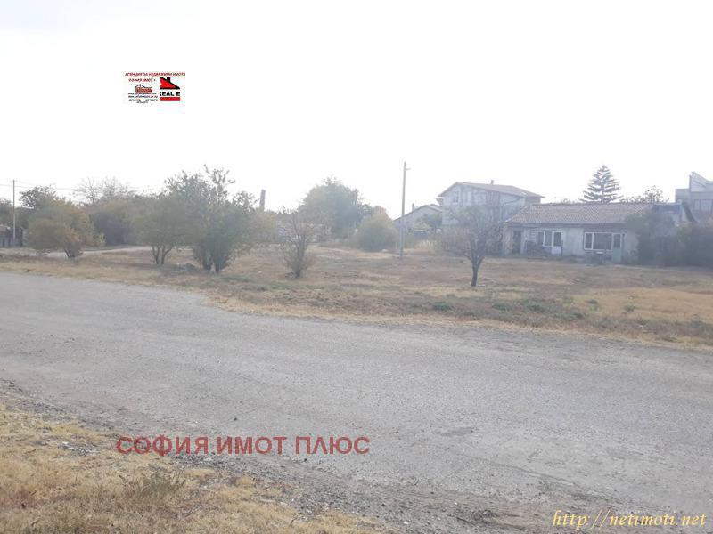 Оферта за недвижим имот с номер 19473: парцел в София - Левски в категория продава - 2253 м2 на цена 360000 EUR - снимка номер 3 Снимка 3 на парцел в София - Левски в категория недвижими имоти продава - 2253 м2 на цена 360000 EUR