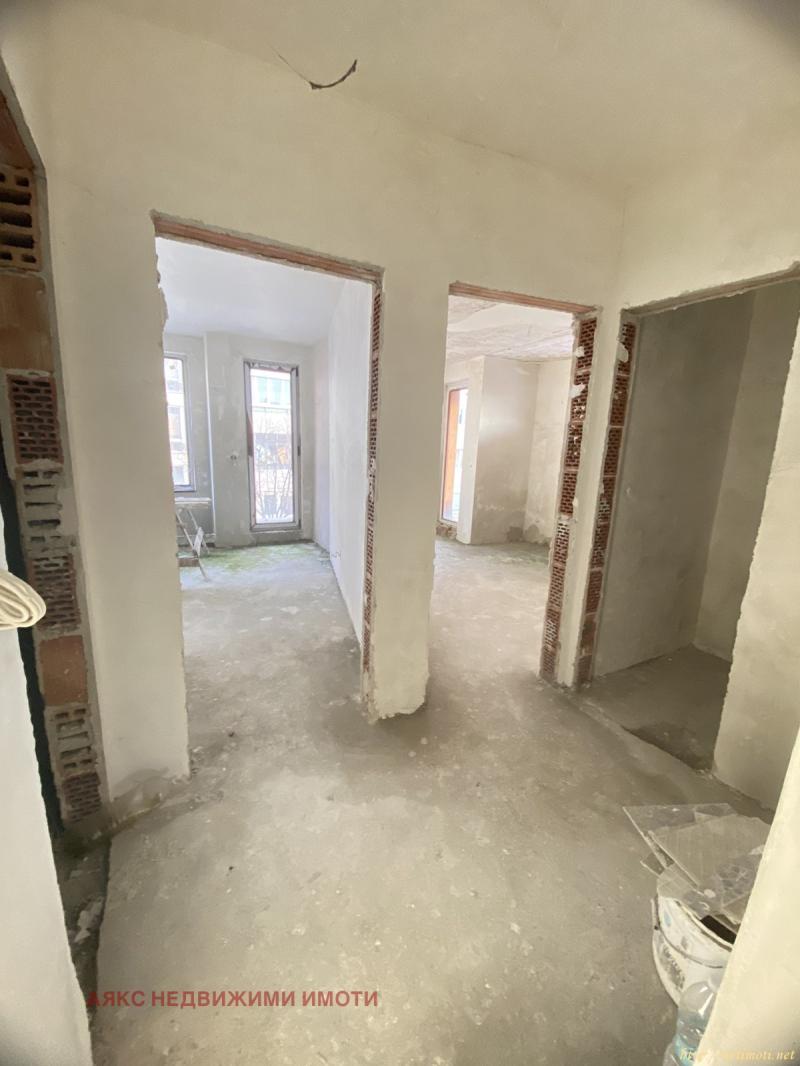 Оферта за недвижим имот с номер 20778: тристаен апартамент в София - Хаджи Димитър в категория продава - 148 м2 на цена 170000 EUR - снимка номер 2 Снимка 2 на тристаен апартамент в София - Хаджи Димитър в категория недвижими имоти продава - 148 м2 на цена 170000 EUR