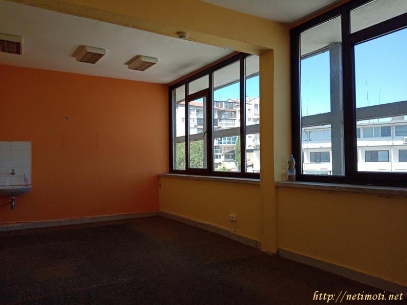 Снимка 2 на офис в Варна - Жп Гара в категория недвижими имоти дава под наем - 30 м2 на цена  0 EUR 