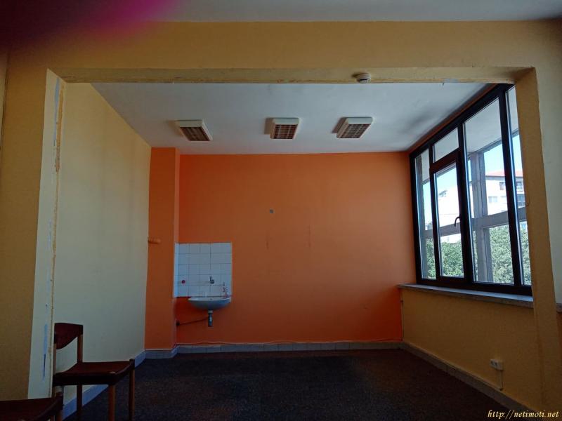 Снимка 3 на офис в Варна - Жп Гара в категория недвижими имоти дава под наем - 30 м2 на цена  0 EUR 