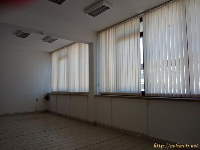 Снимка 1 на офис в Варна - Жп Гара в категория недвижими имоти дава под наем - 30 м2 на цена  0 EUR 