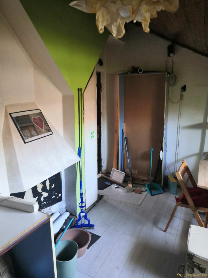 Оферта за недвижим имот с номер 19517: таван в София - Център в категория дава под наем - 14 м2 на цена 153 EUR - снимка номер 4 Снимка 4 на таван в София - Център в категория недвижими имоти дава под наем - 14 м2 на цена 153 EUR