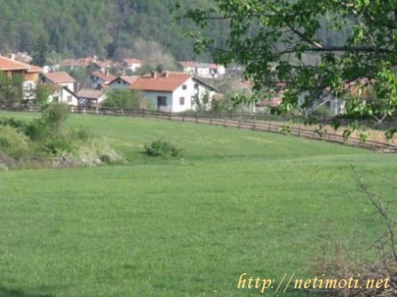 снимка на земеделска земя в София област с.Радуил