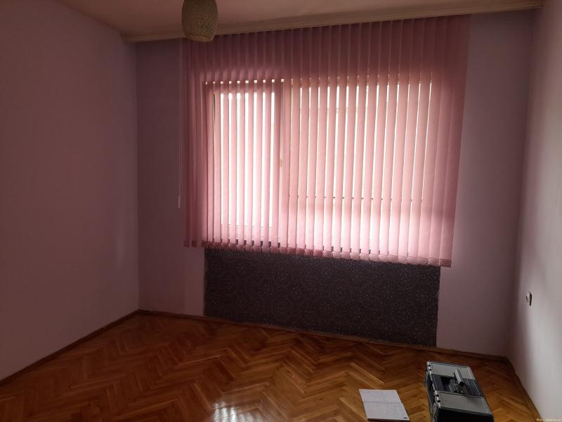 Снимка 1 на многостаен апартамент в Варна - Общината в категория недвижими имоти дава под наем - 105 м2 на цена  280 EUR 