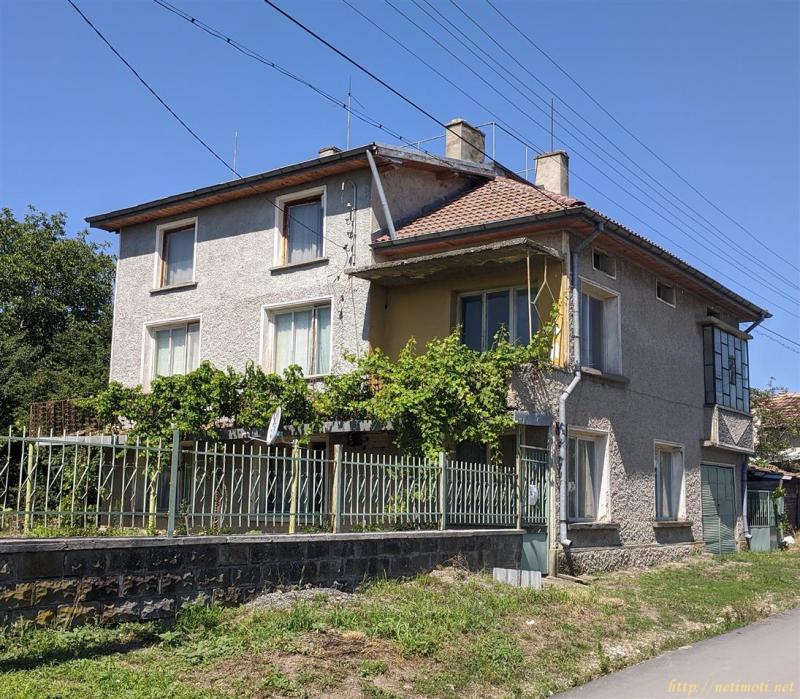 къща в Шумен област - с.Дибич - категория продава - 310 м2 на цена 51 129,00 EUR