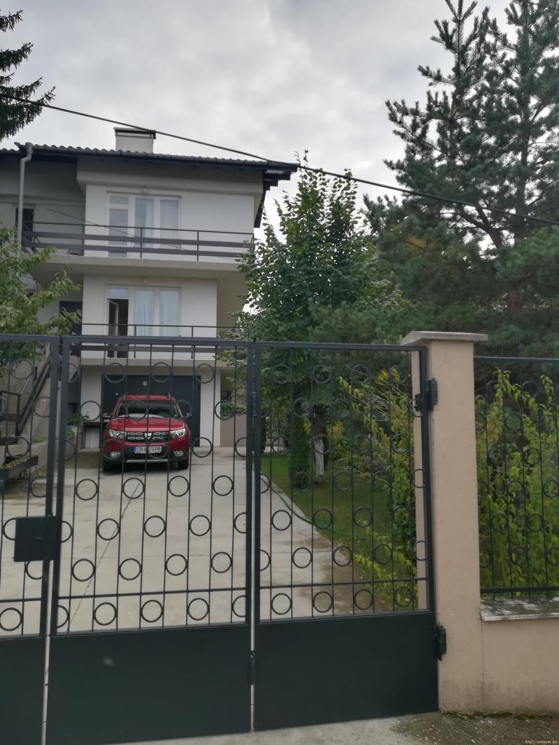 Оферта за недвижим имот с номер 20242: къща в София област - в категория продава - 380 м2 на цена 0 EUR - снимка номер 1 Снимка 1 на къща в София област - в категория недвижими имоти продава - 380 м2 на цена 0 EUR